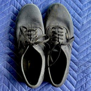 Black Lace-Up Vans
